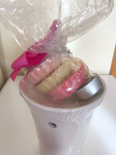 Yankee Candle White Melt Warmer & 3 Wax Melts Gift Set