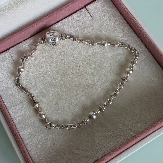Pandora sterling silver station chain clasp bracelet size 19cm for the right size please check all the photos