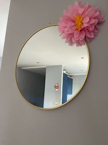 round mirror