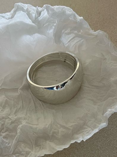 Newbridge Silverware Napkin rings and S+P shaker set