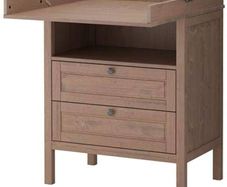 Chest of drawers/ changing table