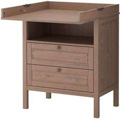 Chest of drawers/ changing table