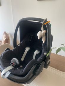 Maxi-Cosi Pebble Plus with Isofix Base