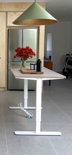 Free stand or sit desk. Perfect for working from home