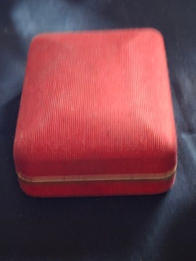 Lot of Old Lighters 5 Ronson, 1 Colibri in original box and 1 Ambassador all sold as parts or repair as I've no way of checking them, Postage Available or Collection