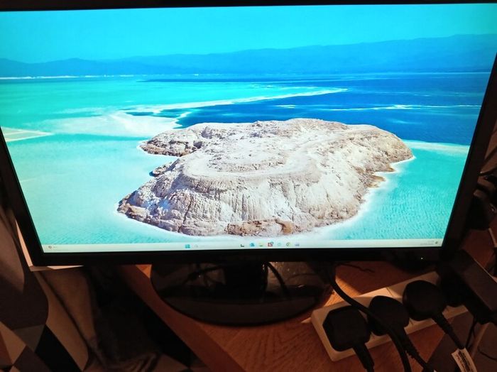 Hanns:g Hanspree 21.5" Monitor. 1 X Vga, Dvi, Built In Speakers. Good Condition. 2 X Units Available.
