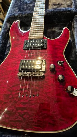 Schecter Extreme Omen6  guitar immaculate