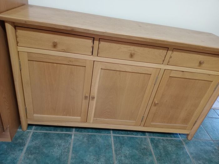 sideboard