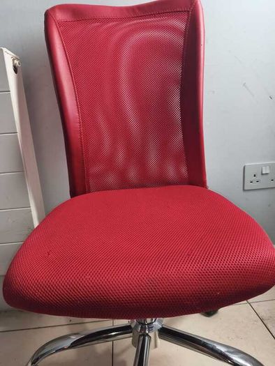 Red Ergonomic Mesh Office Chair  Stylish & Comfortable (Good Condition)