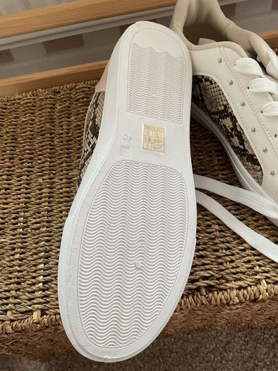 trainers Bnwt white leather effect with snakeskin detail size 40 sixth sens brand