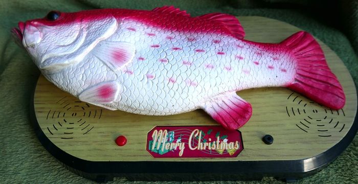 Rock King Tommy the xmas singing fish