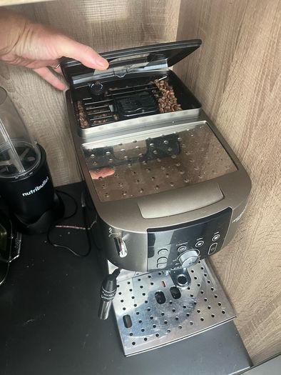 coffee machine De longhi coffee machine Magnifica S ECAM250.33.TB