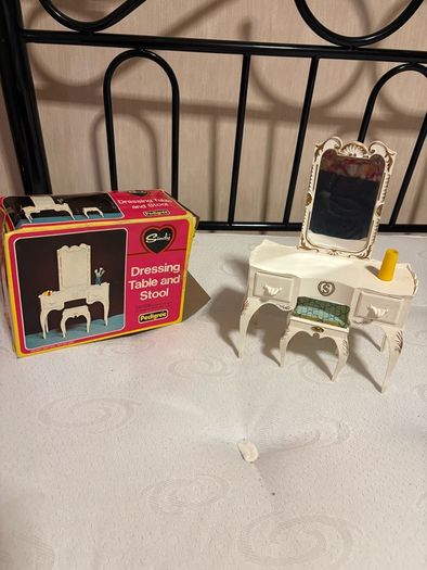 Sindy Dolls Furniture