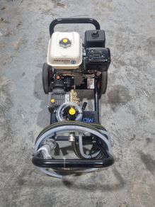 Petrol power washer (brand new)