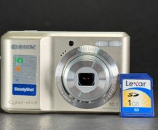 Sony Cyber-shot DSC-S2000