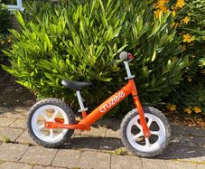 Cruzee balance bike
