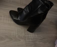 Heeled boots from bershka