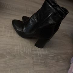 Heeled boots from bershka