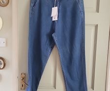 ladies jeans bnwt. Boutique bought