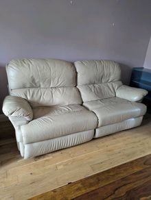 Sofa & 2 Armchairs