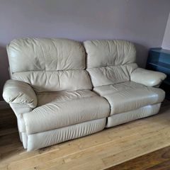 Sofa & 2 Armchairs