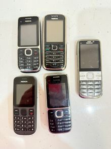 5 x Nokia phones