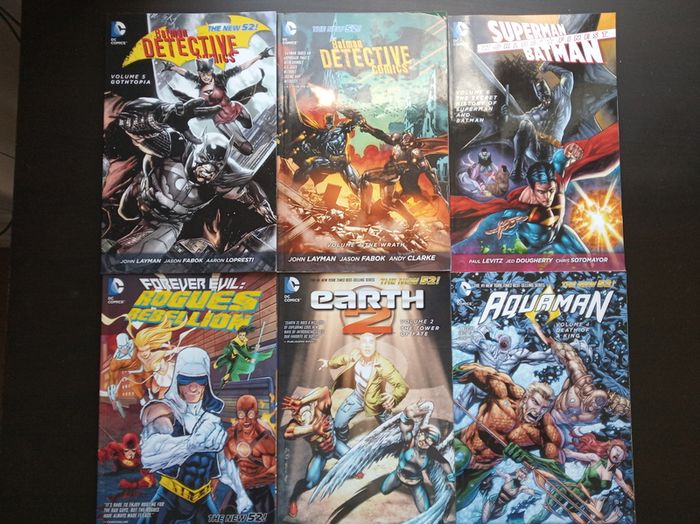 Graphic novels - DC new52 various tpbs