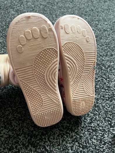 slippers