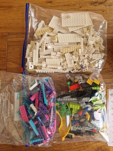Lego Friends Bus