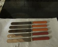 vintage NEWBRIDGE knives