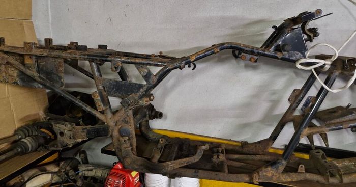 Honda 300 Engine & Frame