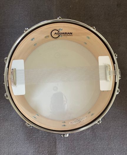 Ludwig Champagne Sparkle 7-ply Maple 14x5 Snare Drum