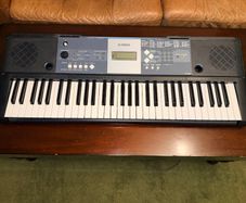 Yamaha YPT-230 Portable Keyboard w/AC Adapter and Stand