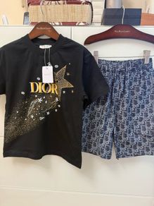 D T-shirt and shorts set 7yrs
