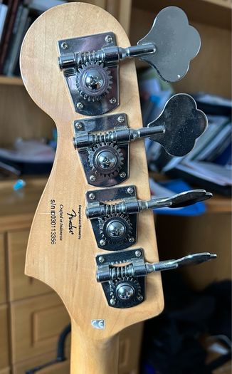 Fender Squier P Bass & Stagg 40w Bass Amp