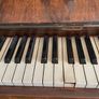 Upright piano Image 4