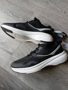 New women's trainers size 6