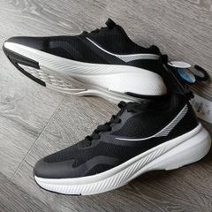 New women's trainers size 6