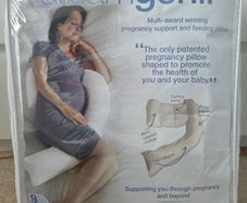 New Dreamgenii pregnancy pillow and feeding