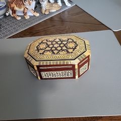 Trinket/jewellery box
