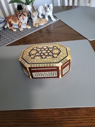 Trinket/jewellery box