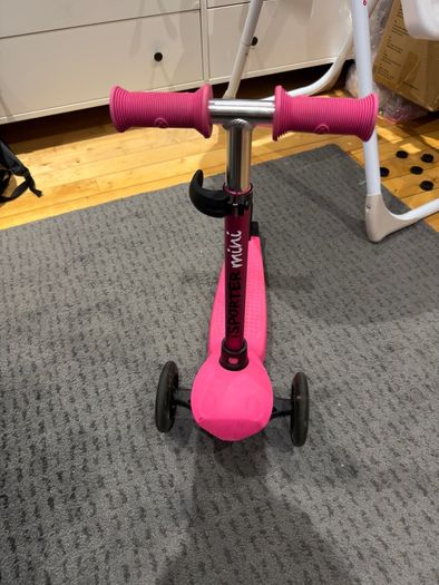 Girls scooter