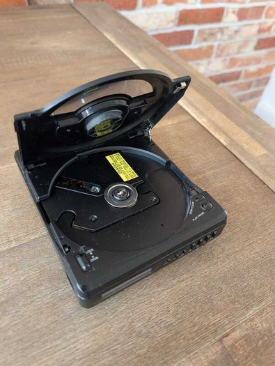 Soundesign 4928BLK Portable CD Player - Fully working