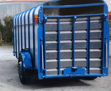 Tractor cattle trailer