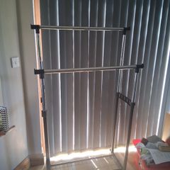 Adjustable Double Clothes Rail