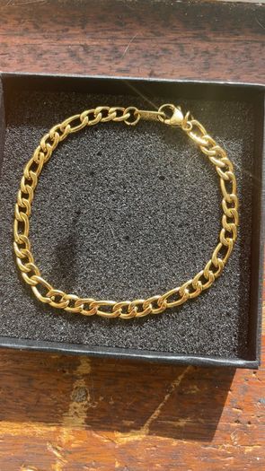 gold bracelet