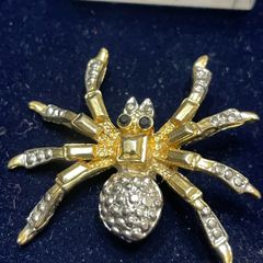 brooch