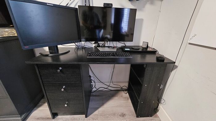 computer table with drawers
