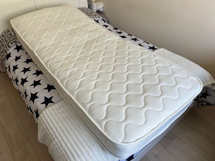 Single Matress