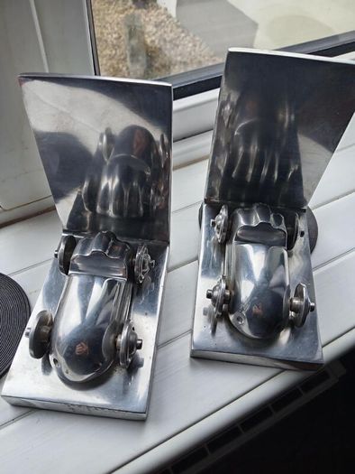 2 aluminum bookends